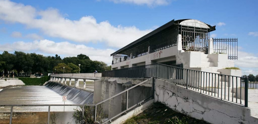 Compuertas Balneario