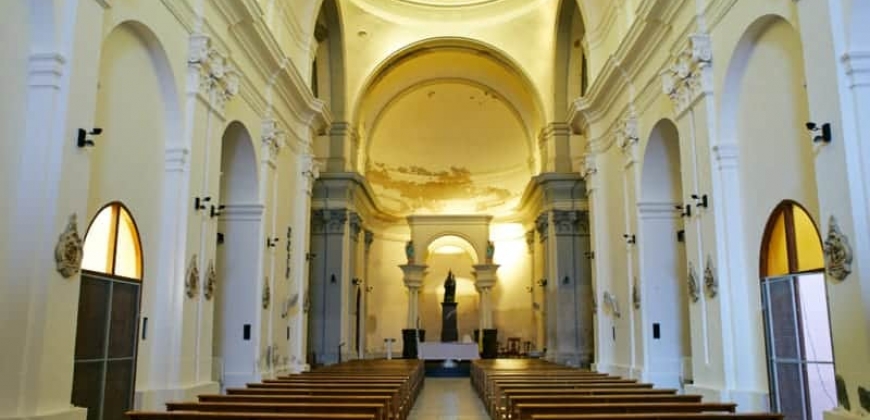 Iglesia “Nuestra Señora del Rosario” y Plaza