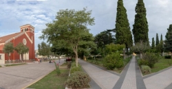 Parroquia “Cristo Rey” y Plaza