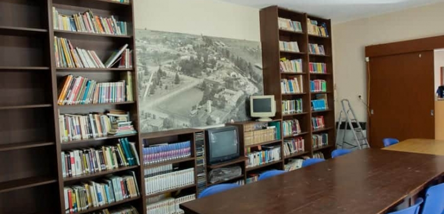 Biblioteca Popular Secundario “Carnerillo”