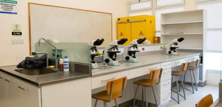 Laboratorios (UNVM)