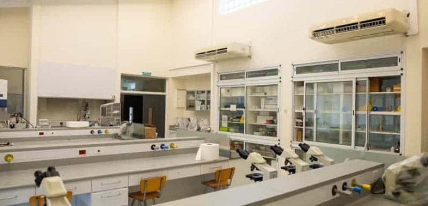 Laboratorios (UNVM)