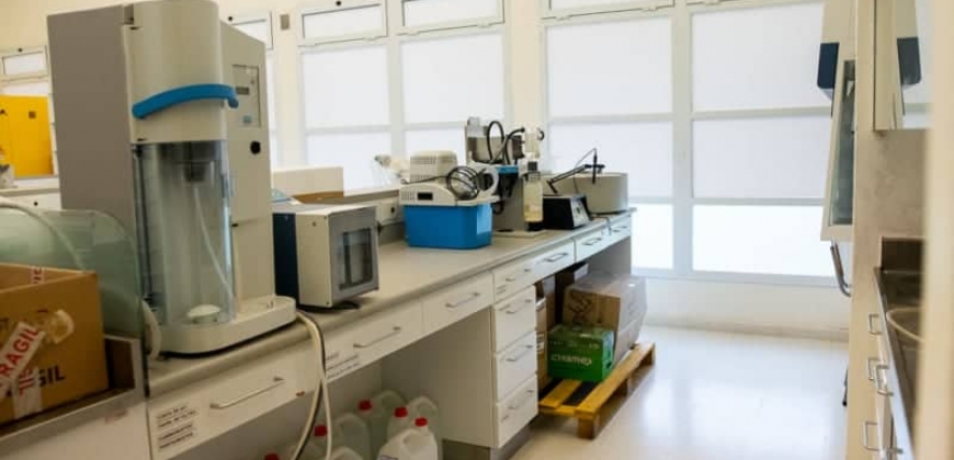 Laboratorios (UNVM)