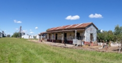 Estación Ferrocarril y Vagones Abandonados